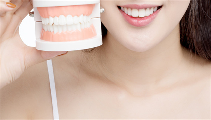 梦见自己的牙齿掉了一颗是什么意思(做梦梦见自己的牙齿掉了一颗是什么意思)