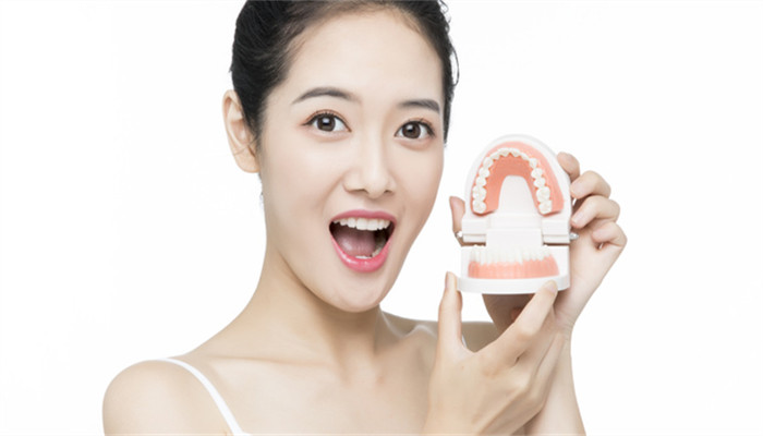 梦见牙掉了一颗(梦见牙掉了一颗什么意思)