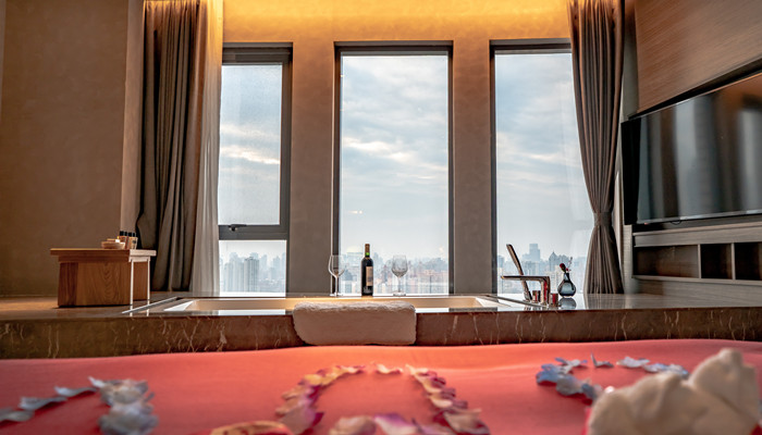 梦见开房(梦见开房被抓)