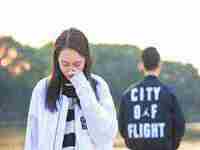 梦见院子里积满了水(梦见院子里积满了水往外流)