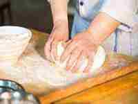 梦见我小弟很多钱(梦见我小弟很多钱什么意思)