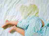 梦见灰尘飞扬(梦见灰尘飞扬吹进家里)