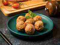 梦见吃丸子是什么兆头(梦见吃丸子是什么兆头周公解梦)