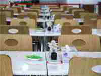 女人梦见蜈蚣爬上身抓不住(女人梦见蜈蚣爬上身)