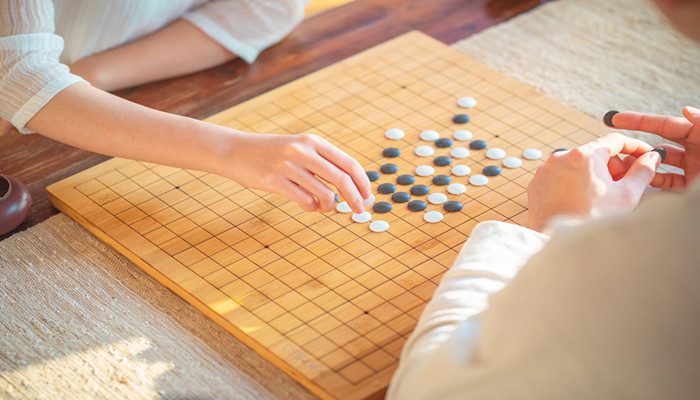 梦见下棋(梦见下棋是什么意思)