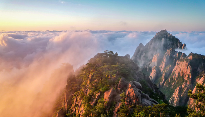 梦见下山的路很陡峭(梦见下山的路很陡峭但是平安下来了)